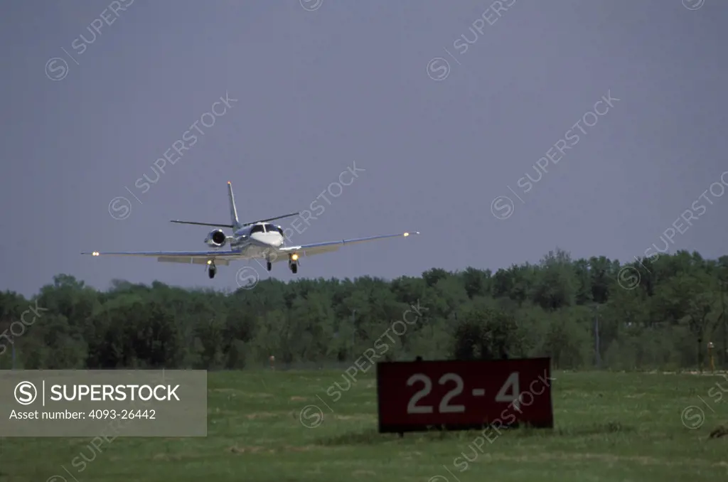 Jets Fixed Wing Cessna Aviat Airplanes landing