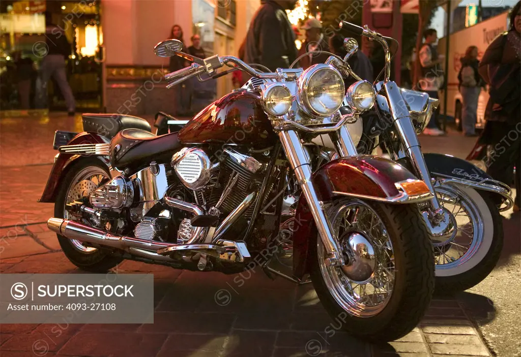 Harley-Davidson Road King red cafe