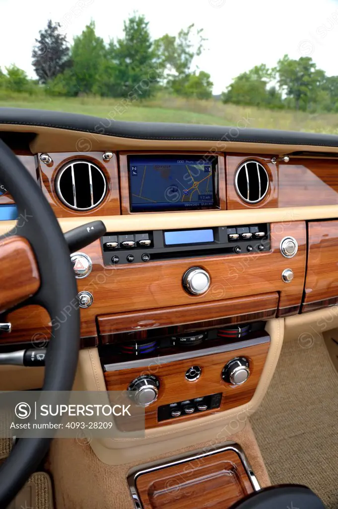 2010 Rolls-Royce Phantom Drophead Coupe center console, dashboard and GPS navigation, close-up