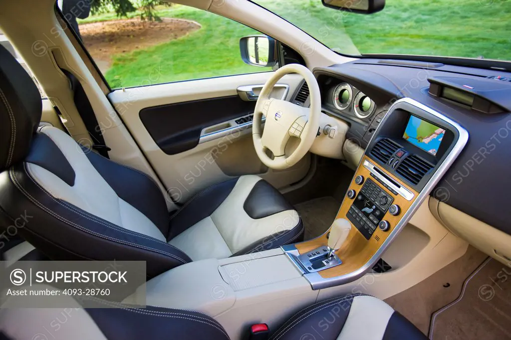 2010 Volvo XC60 interior, car seat and steering wheel