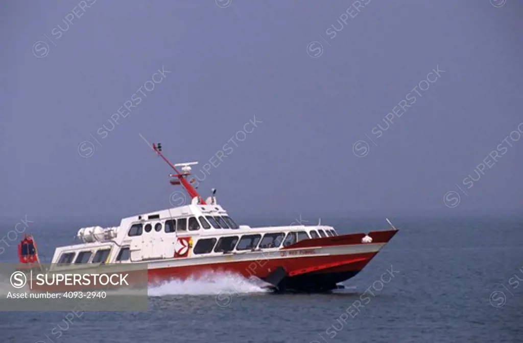Commercial hydrofoil red white spray