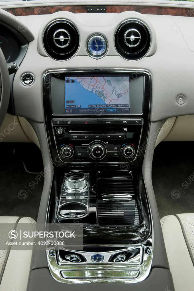 2011 Jaguar XJ L detail of GPS and panel