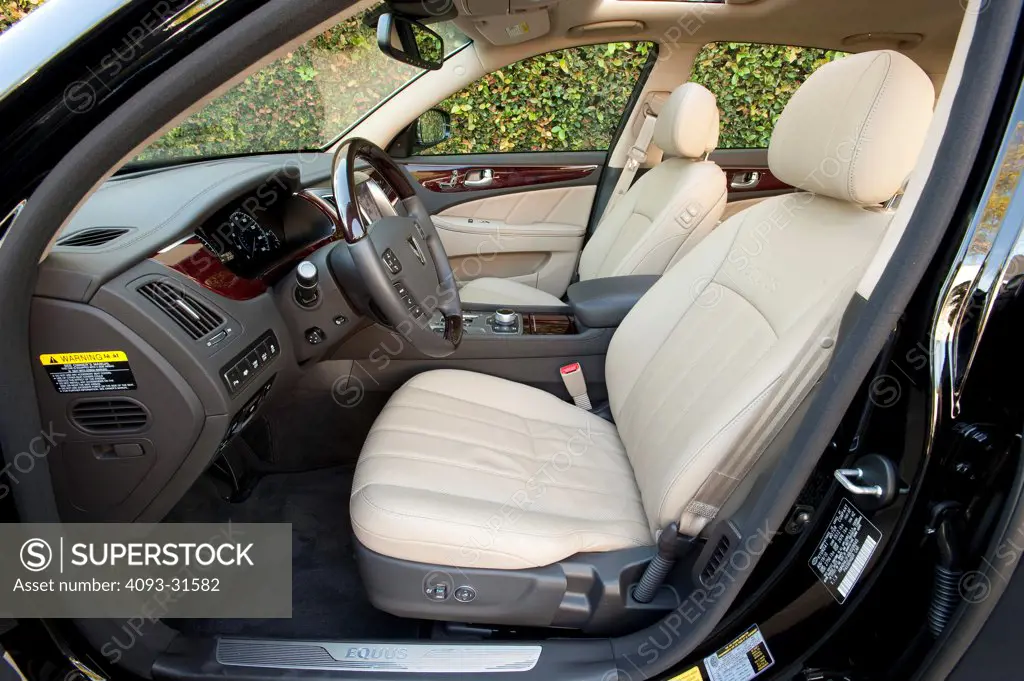 Driver's side view of the interior of a 2012 Hyundai Equus