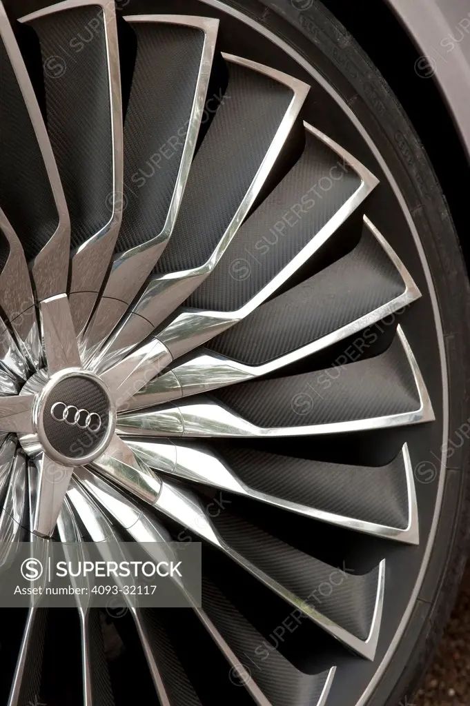 Detail view of the wheel of a Audi e-tron Spyder Concept