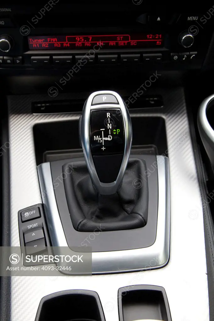 2011 BMW Z4 stereo and automatic shift lever