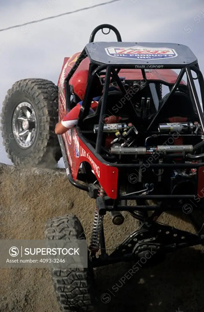rock crawler red roll cage