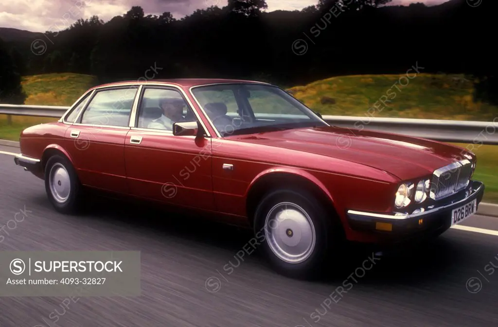 1988 Jaguar XJ6 Second series on the road, front 7/8