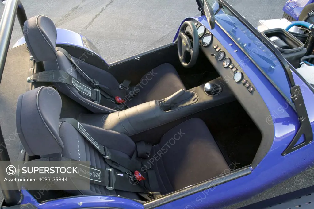 2006 Caterham CSR showing the seats, steering wheel, instrument panel, dashboard and gear shift lever