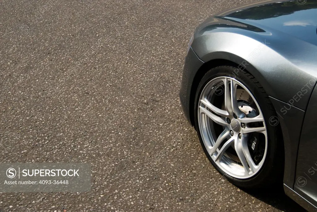 2010 Audi R8, close-up on left side wheel rim