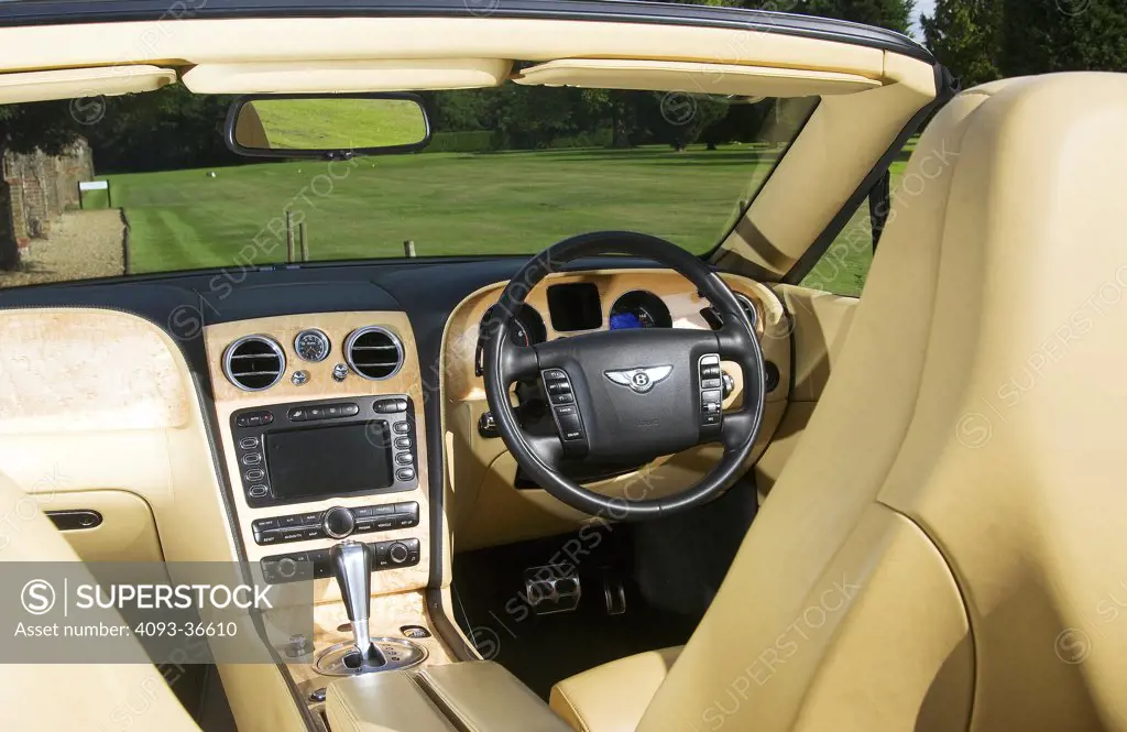 2010,bentley Continental GT convertible interior view of seats and IP