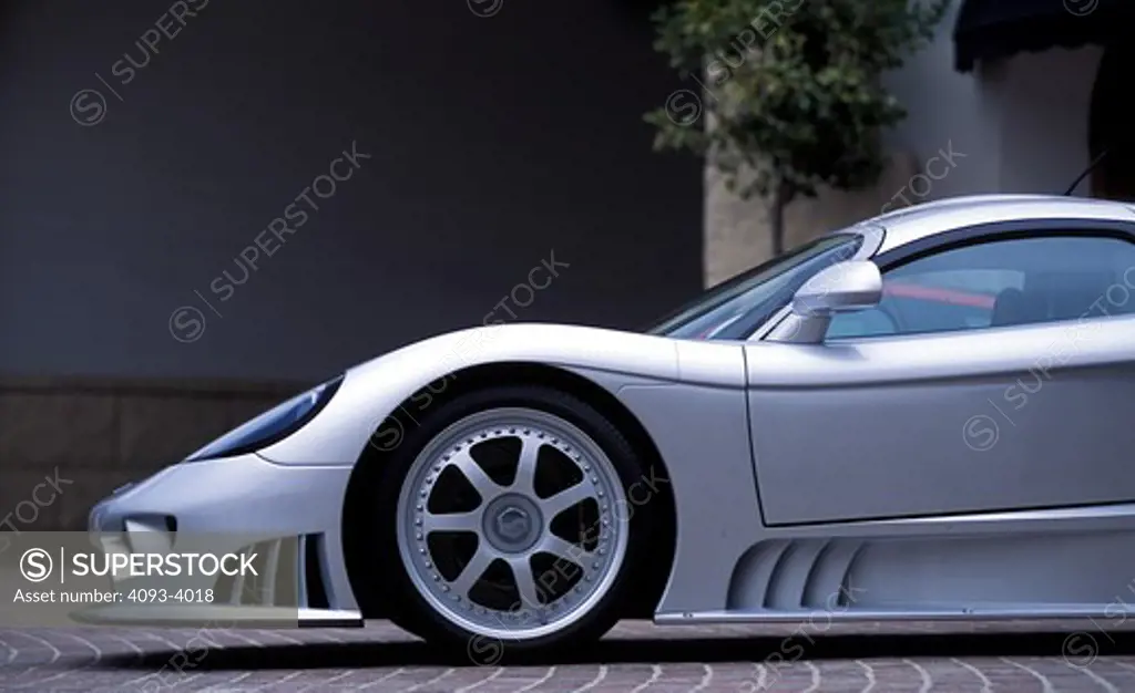 Saleen S7 2002 silver nose side street