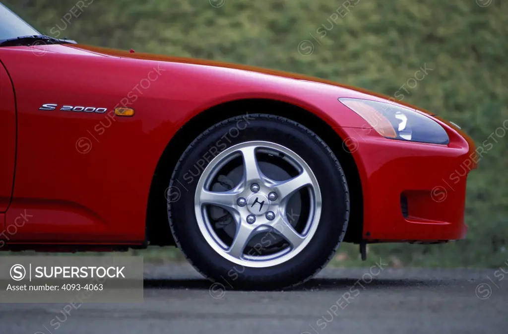 detail Honda S2000 2001 red nose wheel fender side