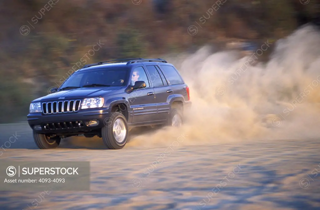 Jeep Grand Cherokee 2001 grey 4WD dust sand