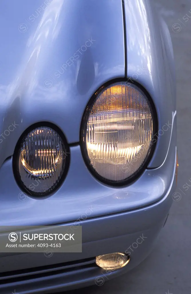 detail Mercedes Benz CLK430 CLK-Class 2001 silver headlight