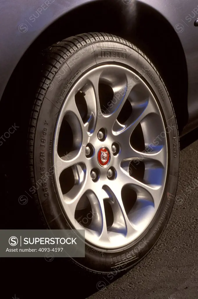 detail Jaguar XJR 2001 wheel