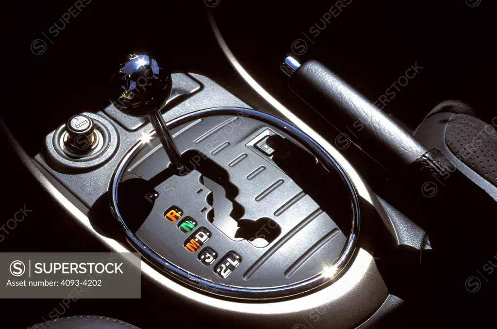 interior detail Lexus IS 300 2001 gear shift emergency brake cigarette lighter