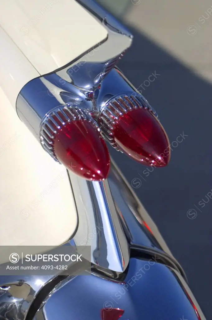 detail Cadillac Eldorado 1959 1950s white tail fin tail lights chrome