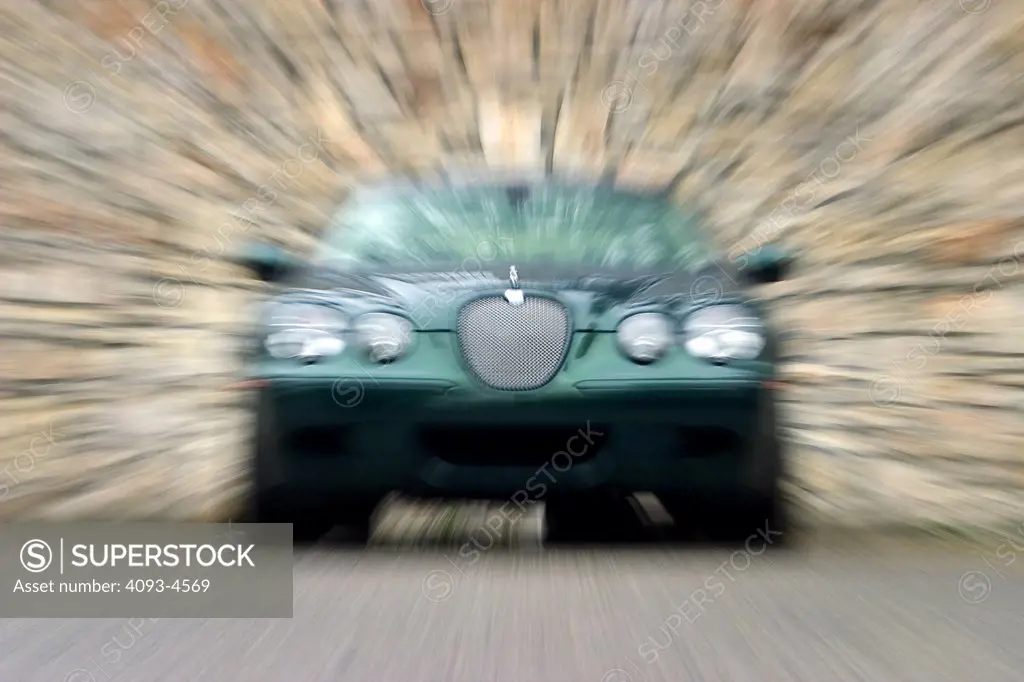 Jaguar S-Type R 2005 green stone wall