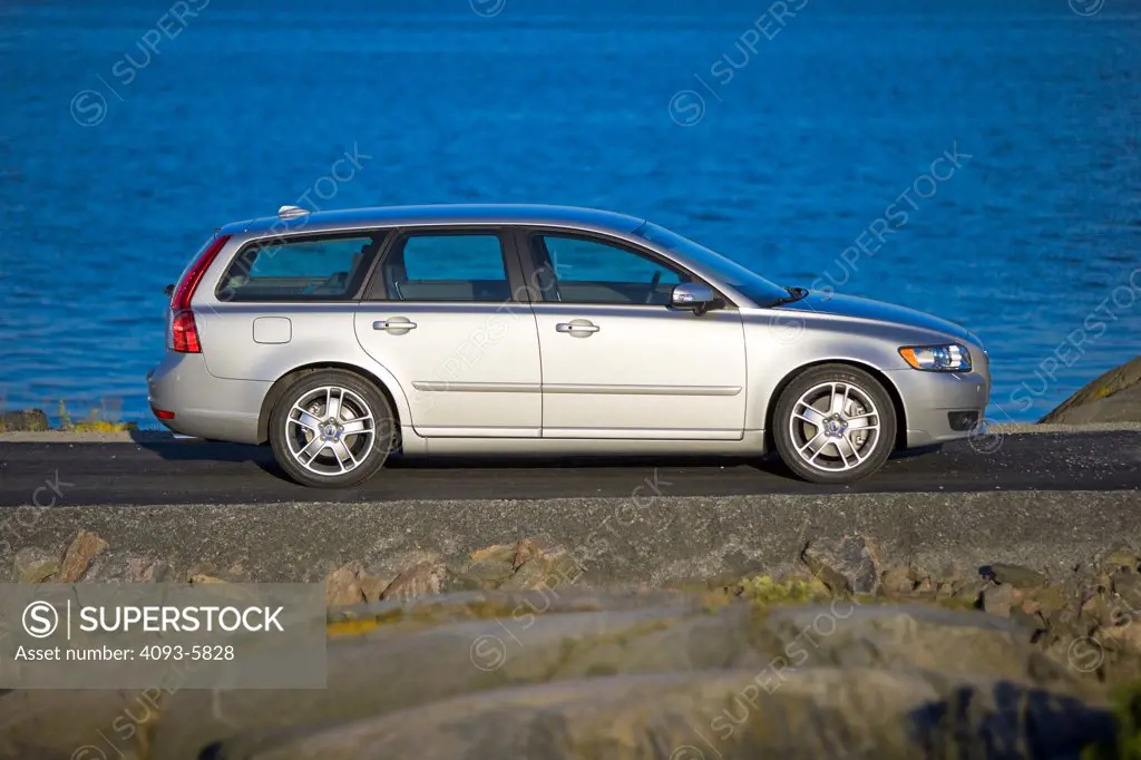 2007 Volvo V50 station wagon