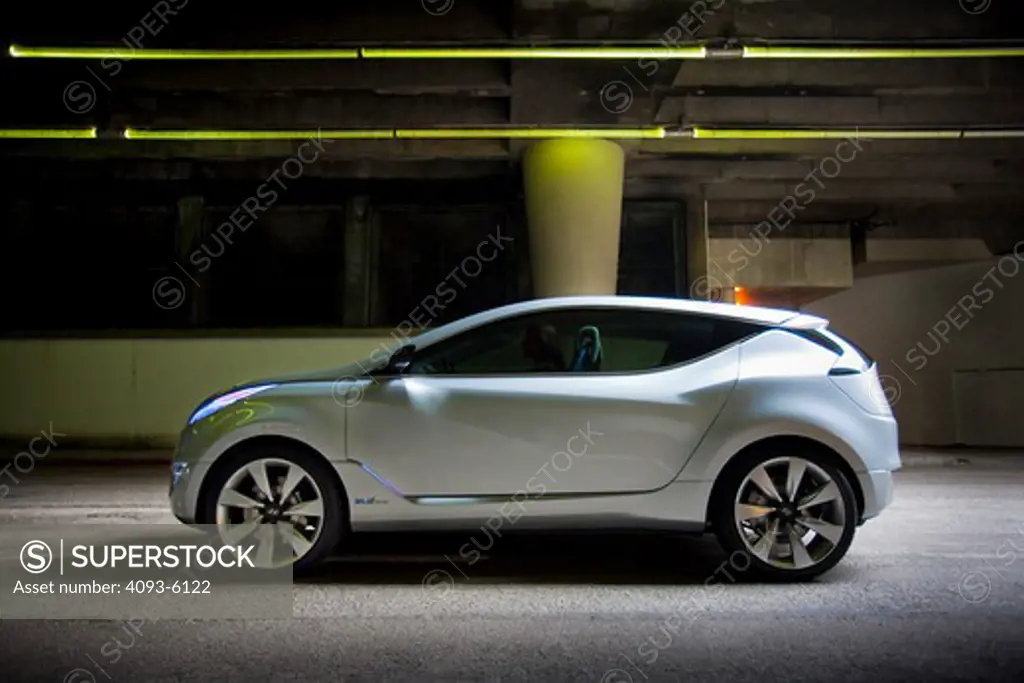 2009 Hyundai HCD-11 Nuvis Concept car driving underground, side view