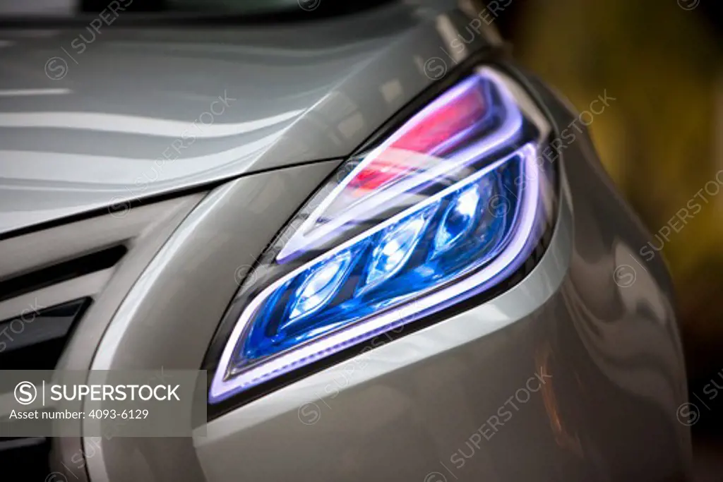 2009 Hyundai HCD-11 Nuvis Concept car headlight, close-up