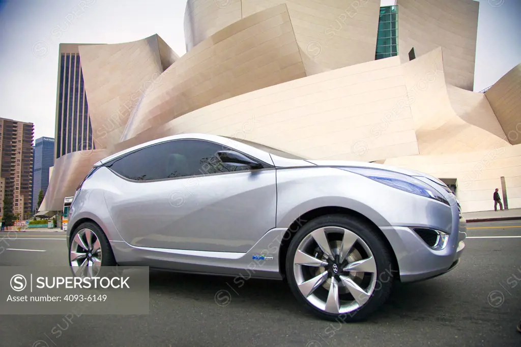 2009 Hyundai HCD-11 Nuvis Concept car parked on road in city, side view