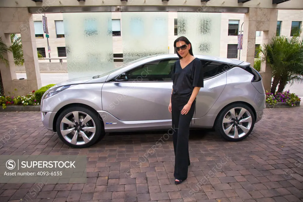 2009 Hyundai HCD-11 Nuvis Concept car with lady owner, portrait