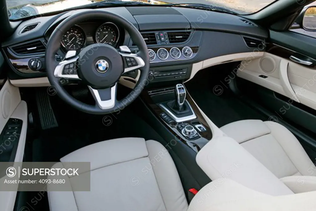 2010 BMW sDrive 35i close-up of interior with seats and IP