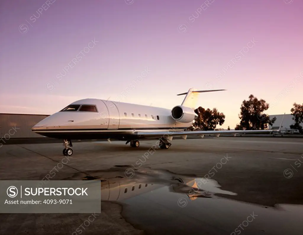 Jets Fixed Wing Aviat Airplanes Bombardier Challenger 601 white