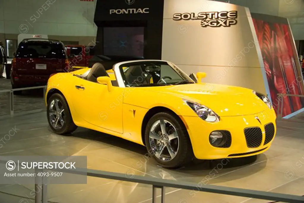 Pontiac Solstice GXP 2006 yellow