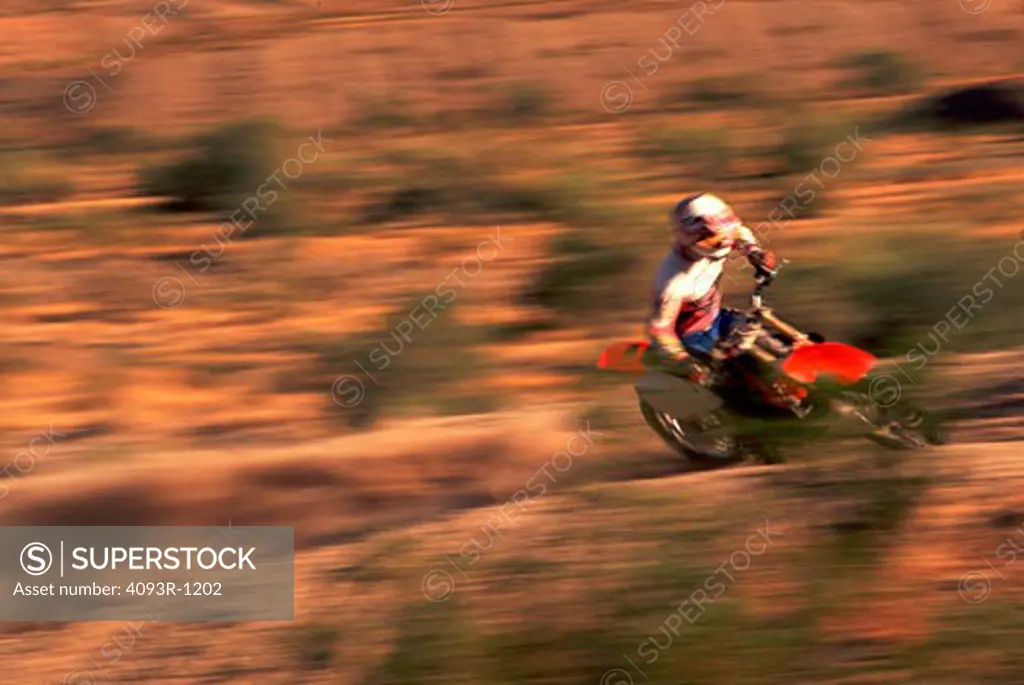 Dirt Bikes Honda CR250 dirt bike motocross red front 3/4
