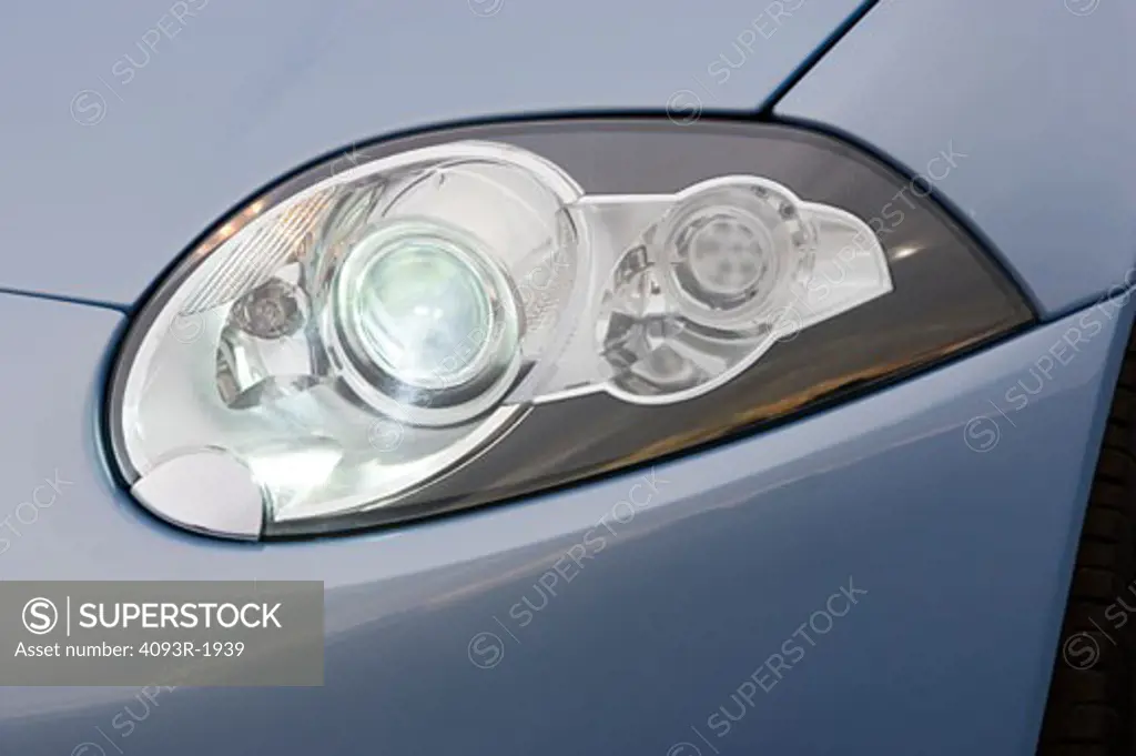 detail Jaguar Advanced Lightweight Coupe light blue headlight