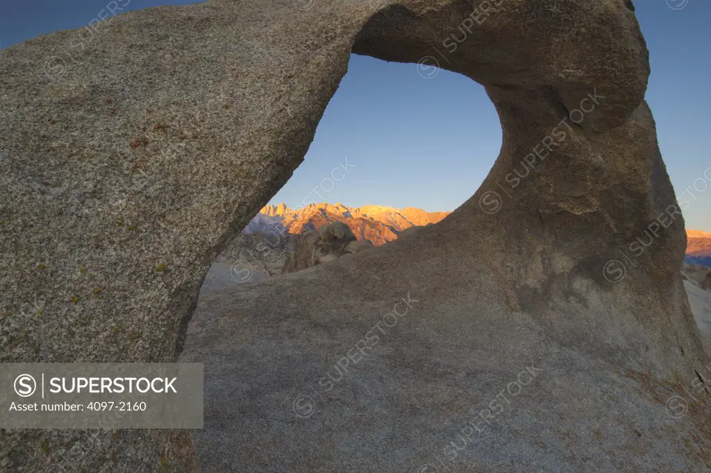 Natural arch, Mobius Arch, Alabama Hills, Californian Sierra Nevada, California, USA