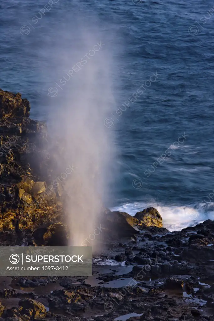 Blow hole on the coast, Nakalele Blowhole, Poelua Bay, Hawea Point, Maui, Hawaii, USA