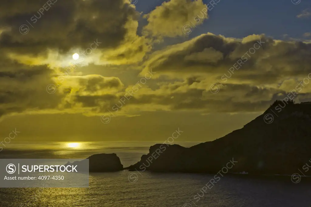 Ocean at sunset, Kahakuloa Bay, Maui, Hawaii, USA
