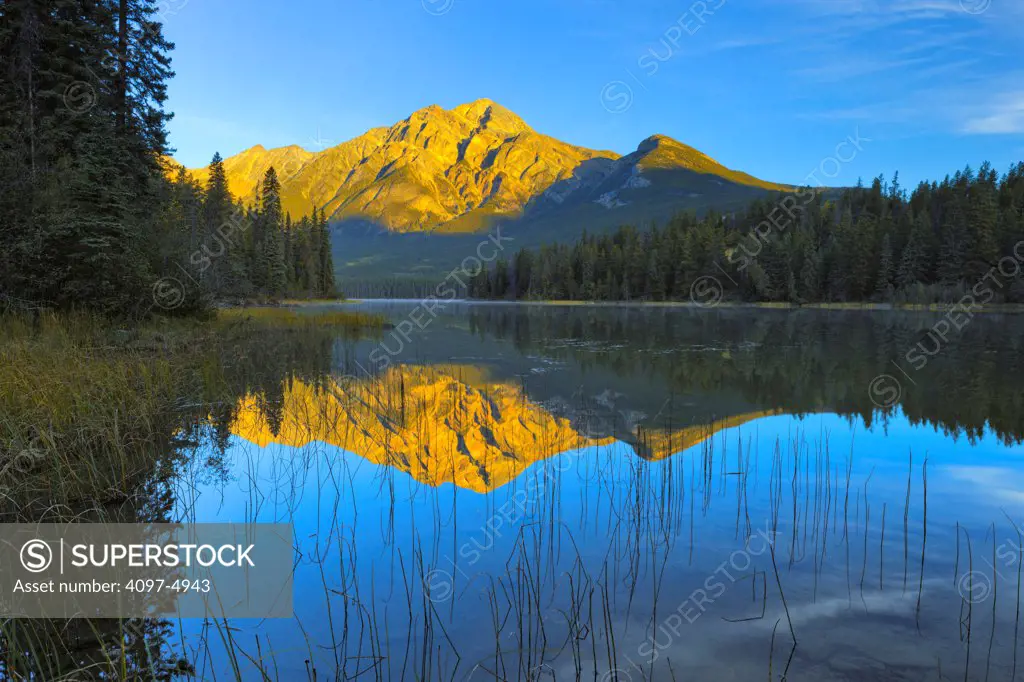 Canada, Alberta, Jasper National Park, Pyramid Mountain and Pyramid Lake