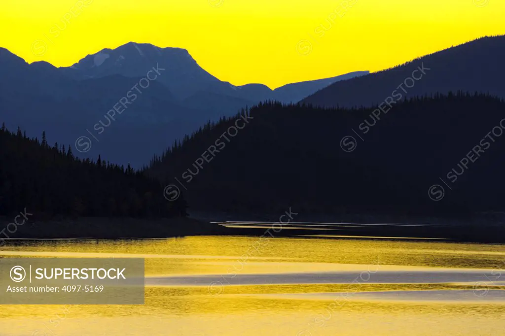 Canada, Alberta, Jasper National Park, Medicine Lake at dusk