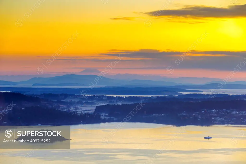 Canada, British Columbia, Vancouver Island, Saanich Peninsula, View of Brentwood Bay town at dawn