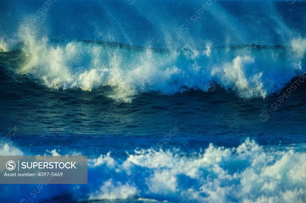 USA, Hawaii, Maui, Waves at Ho'okipa beach