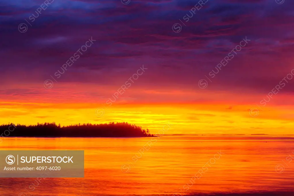 Canada, British Columbia, Vancouver Island, Mistaken Island at sunset