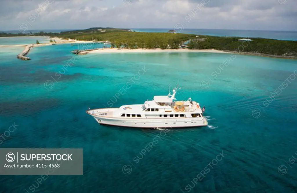 117' Delta 'Gatster' cruising in the Exumas, Bahamas. February 2007. Property released.