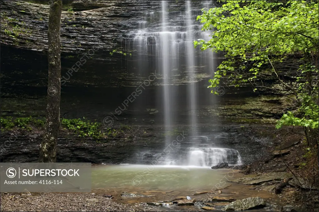 Water falling from rocks, Heber Springs, Ozark Mountains, Ozark-St. Francis National Forest, Arkansas, USA