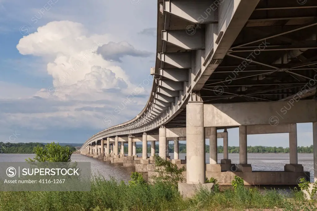 USA, Arkansas, Little Rock, I-430 river bridge