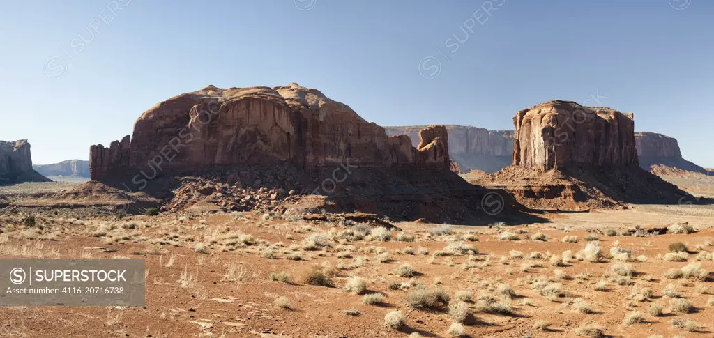Buttes and mesas, Monument Valley, panorama