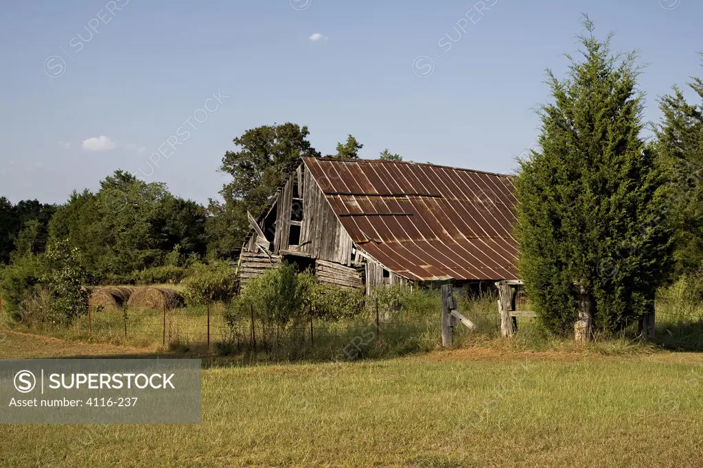 Abandoned barn in a field, Arkansas, USA