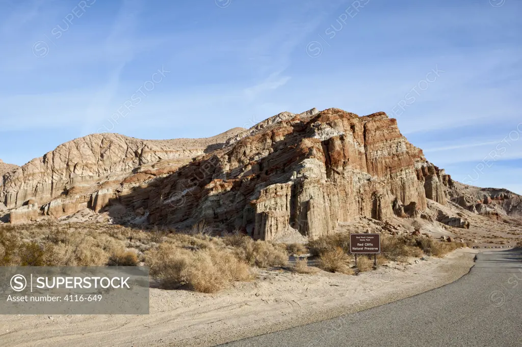 USA, California, Red Rock Canyon, mudstone cliffs