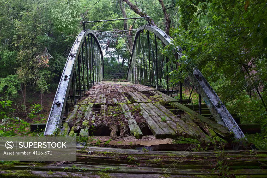 USA, Arkansas, Ozark National Forest, Springfield Bridge, oldest vehicular bridge in Arkansas
