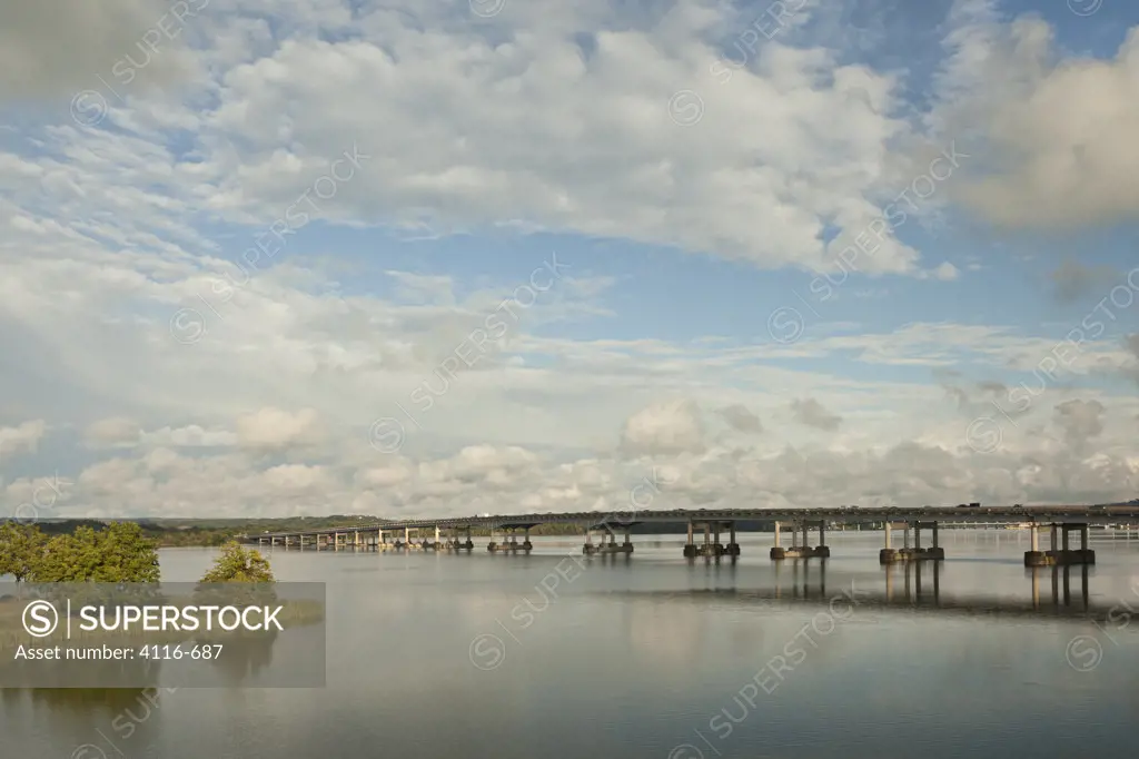 USA, Arkansas, Arkansas River and bridge