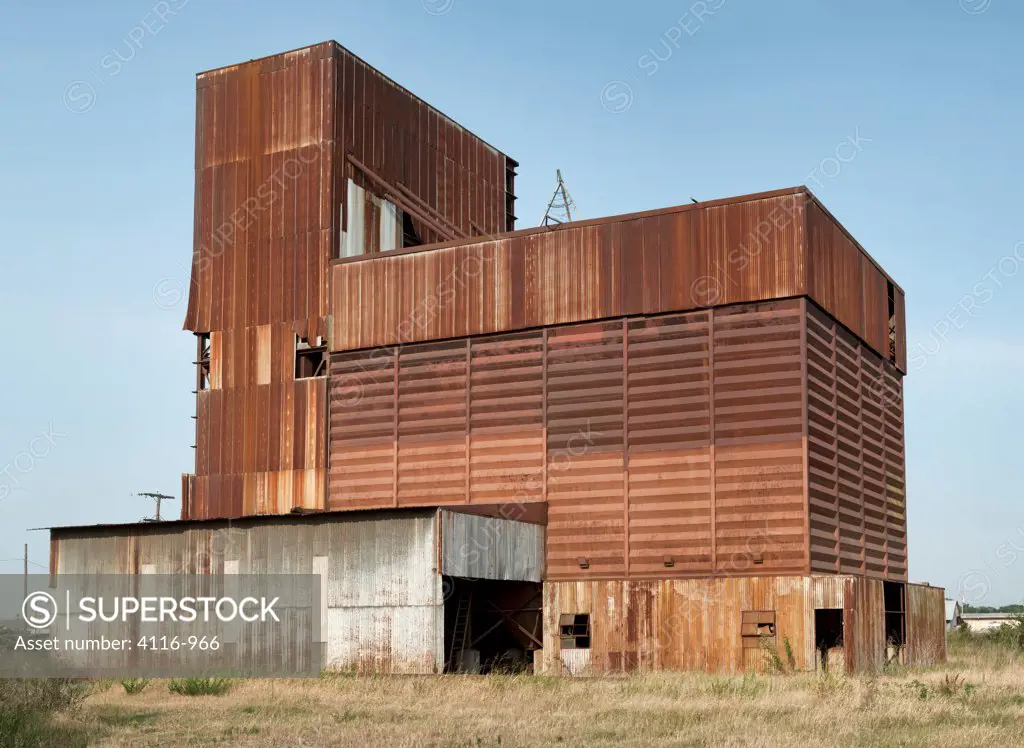 USA, Arkansas, Stuttgart, Rusty, abandoned grain facility