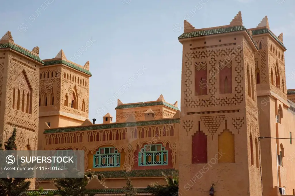 Photograph of a unique bulding in the Moroccan village of Midelt